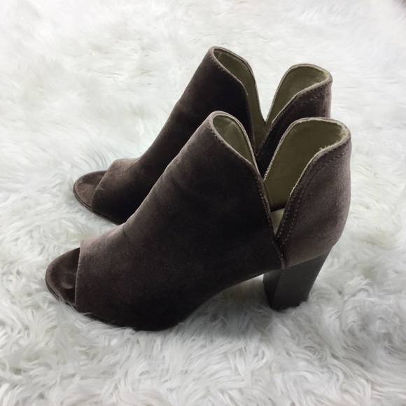 Steve Madden Women’s Booties – Size 9‎ – Taupe Brown Velvet - Picture 5 of 8